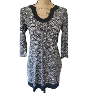 White House Black Market Black & White Print Tunic Top XXS